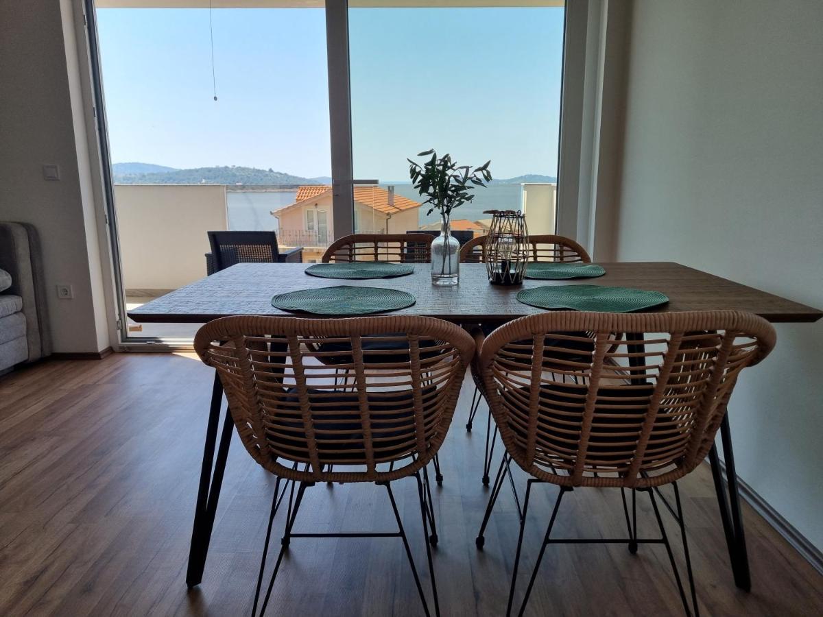 Sea View Apartment 로고즈니차 외부 사진