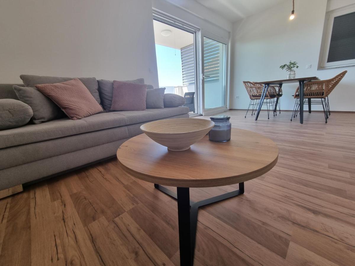 Sea View Apartment 로고즈니차 외부 사진