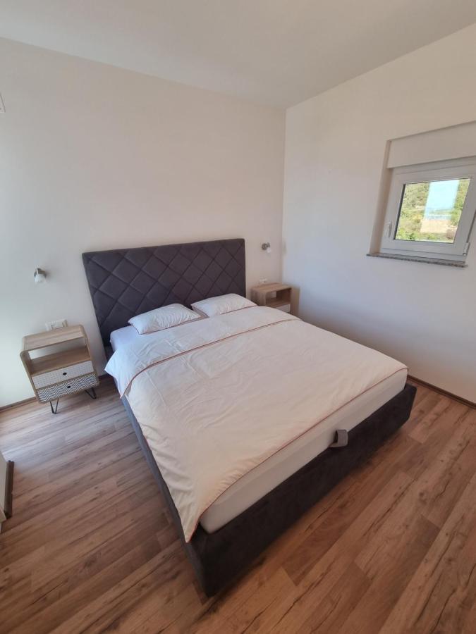 Sea View Apartment 로고즈니차 외부 사진
