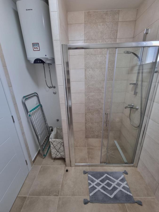 Sea View Apartment 로고즈니차 외부 사진