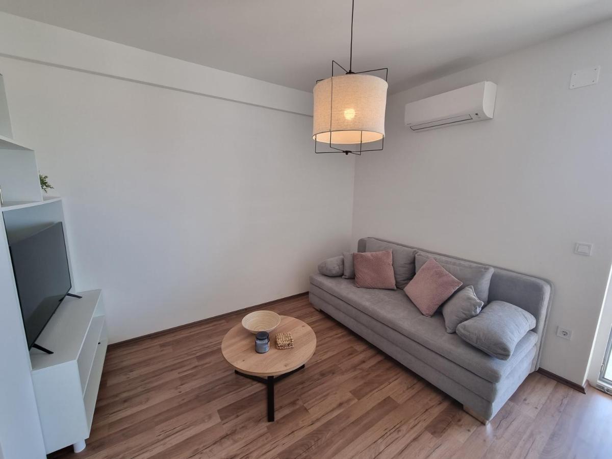 Sea View Apartment 로고즈니차 외부 사진