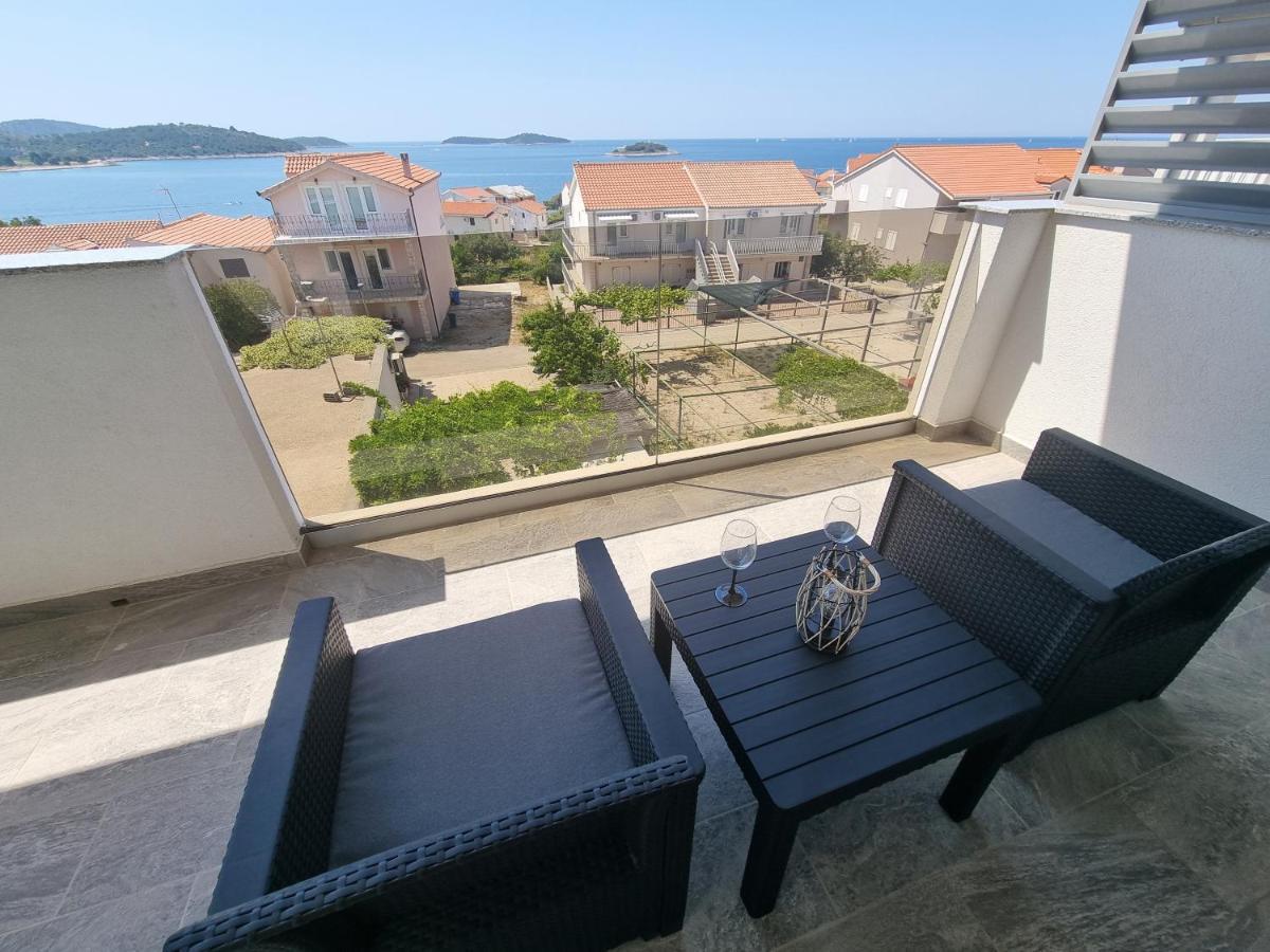 Sea View Apartment 로고즈니차 외부 사진