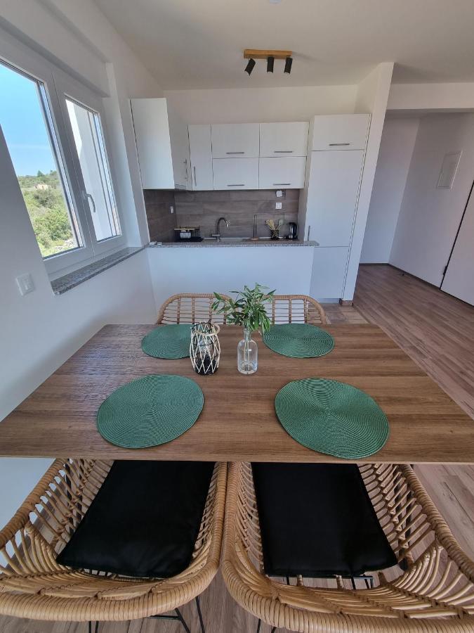 Sea View Apartment 로고즈니차 외부 사진