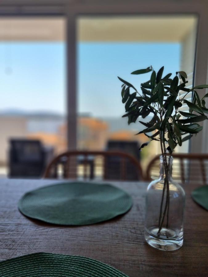 Sea View Apartment 로고즈니차 외부 사진
